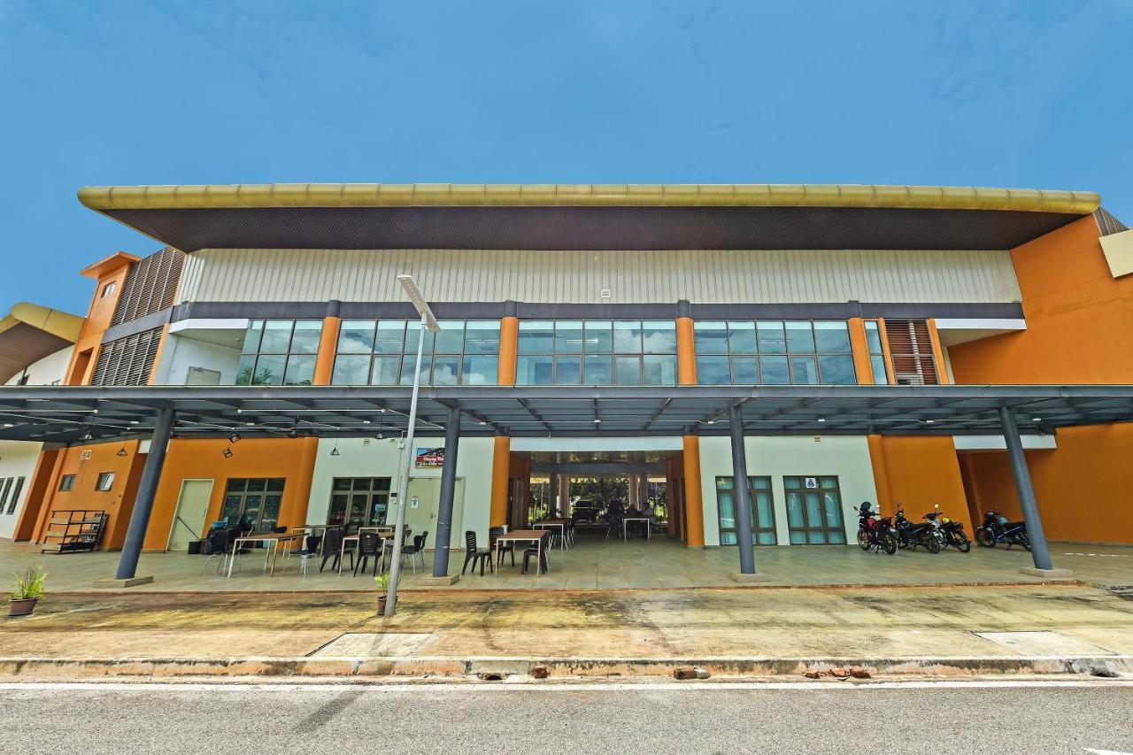 Capital O 90614 Cvia Ummul Hotel Padang Besar Luaran gambar